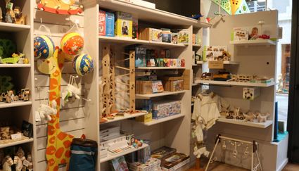 X cabane a jouets interieur boutique 2