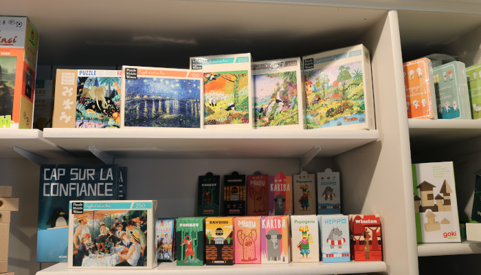 X cabane a jouets interieur boutique puzzles en bois