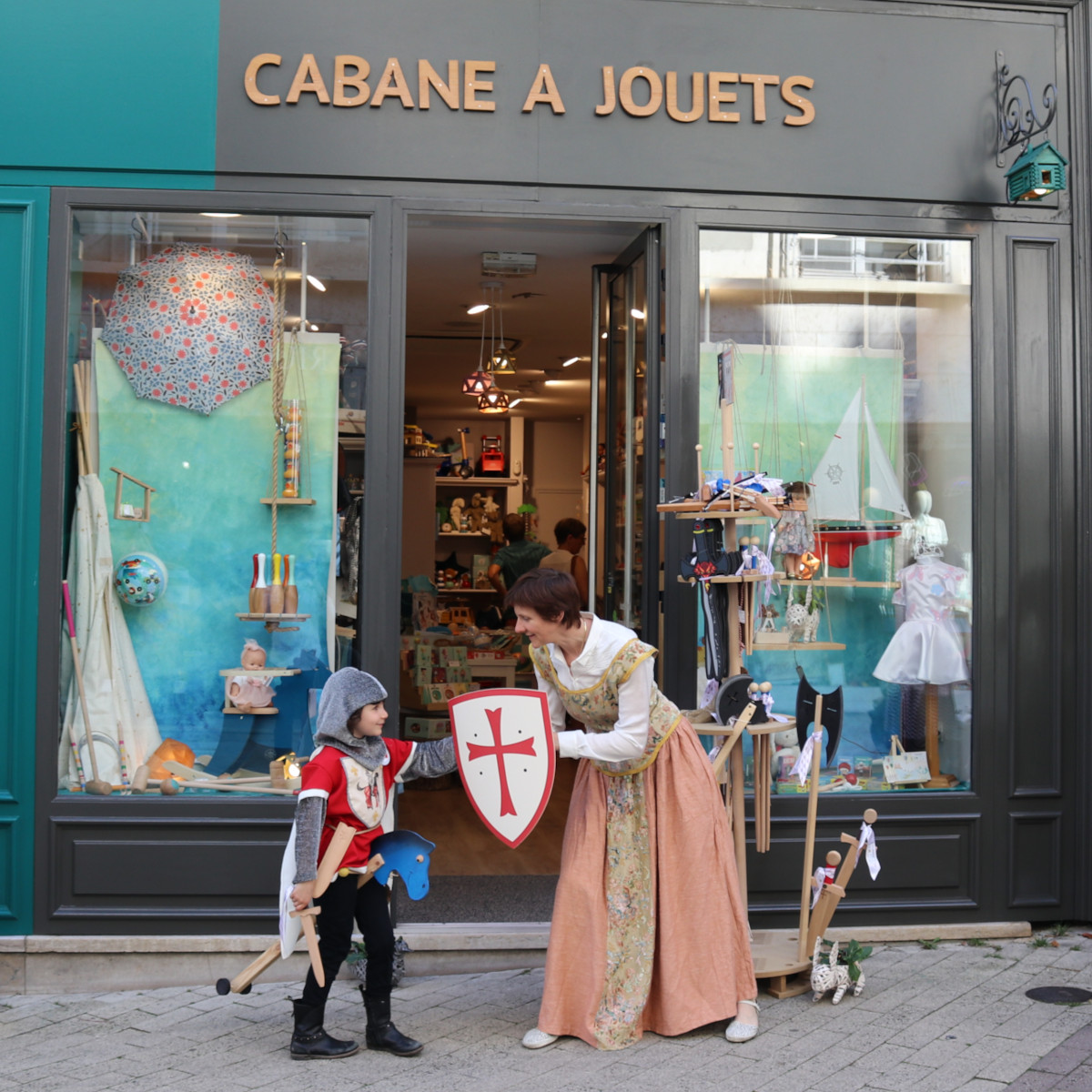 X cabane a jouets vitrine petit chevalier
