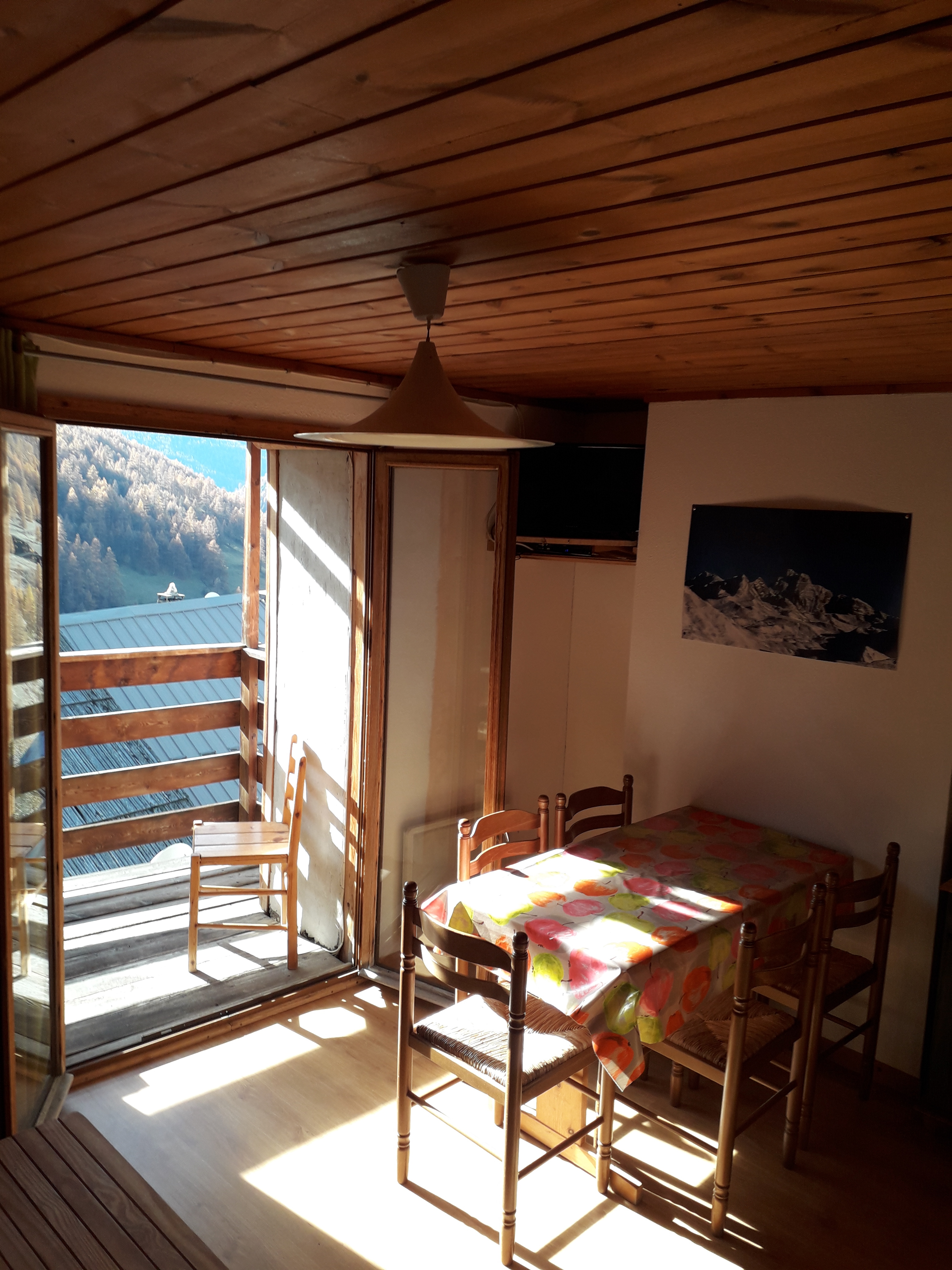 Coin repas et balcon