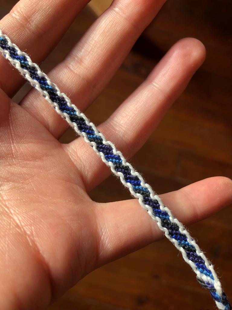 Lisere-2-bleu-marine-blanc