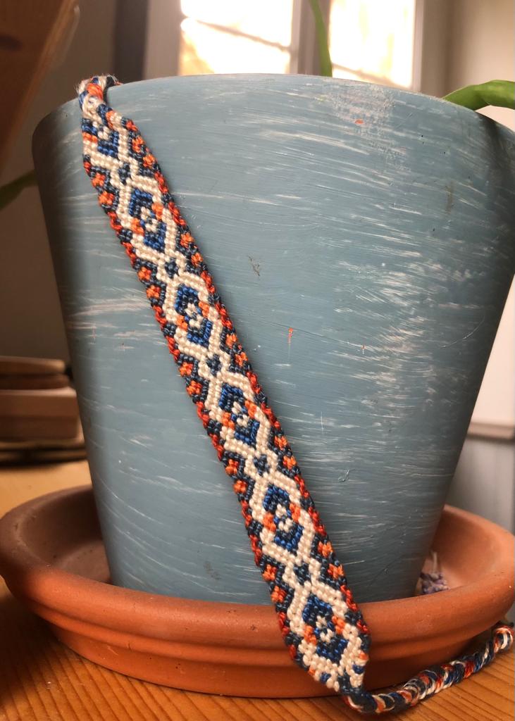 Grande-Tapisserie-ecru-bleu-orange