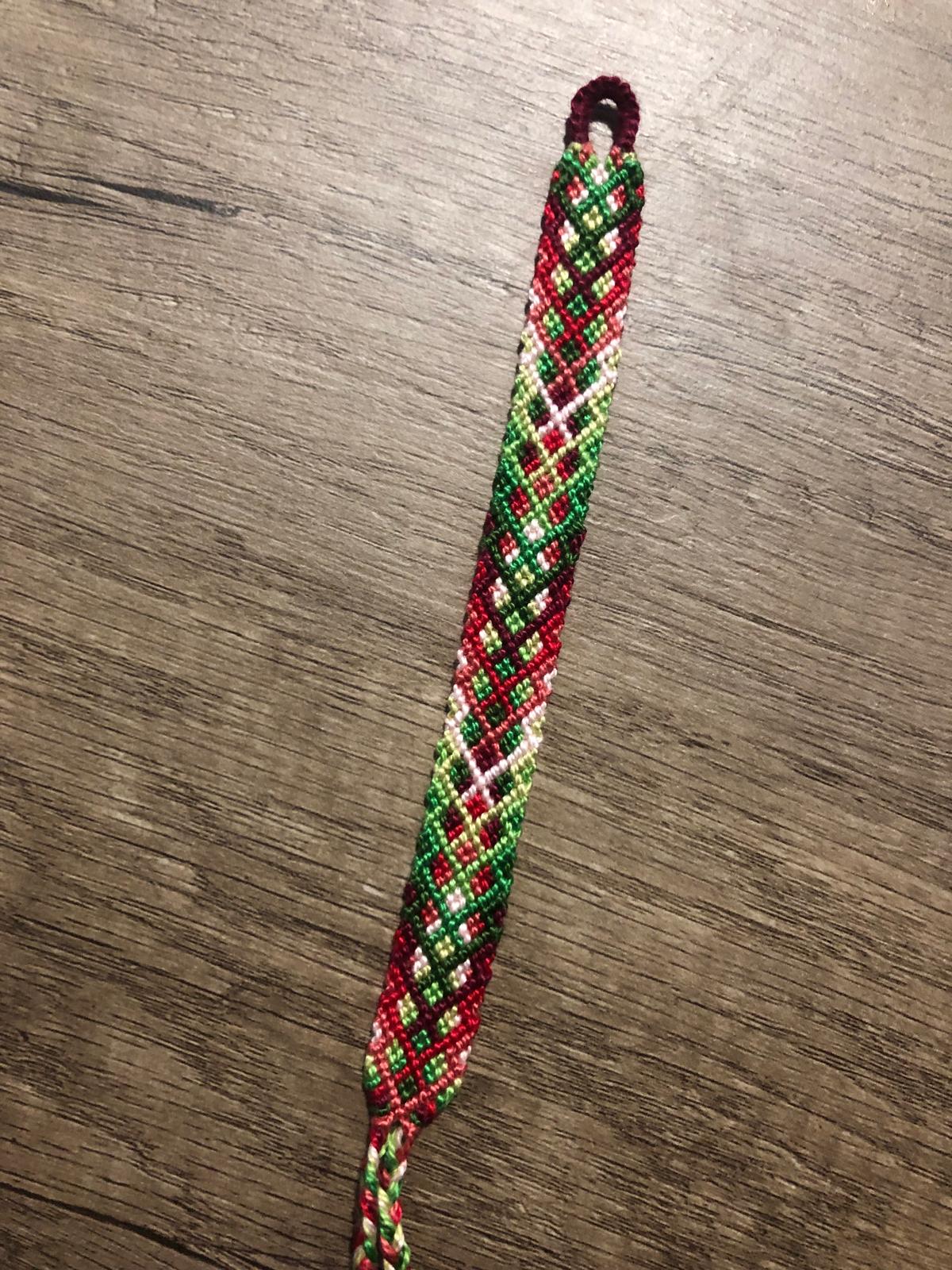 Chevrons-croises-rouge-et-vert