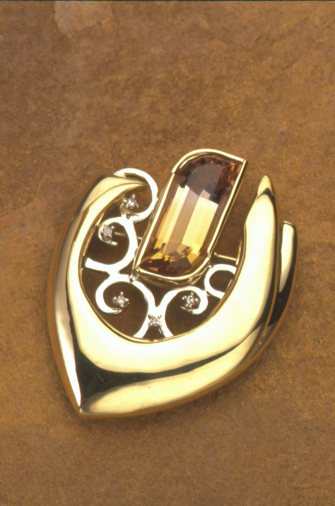 Broche01