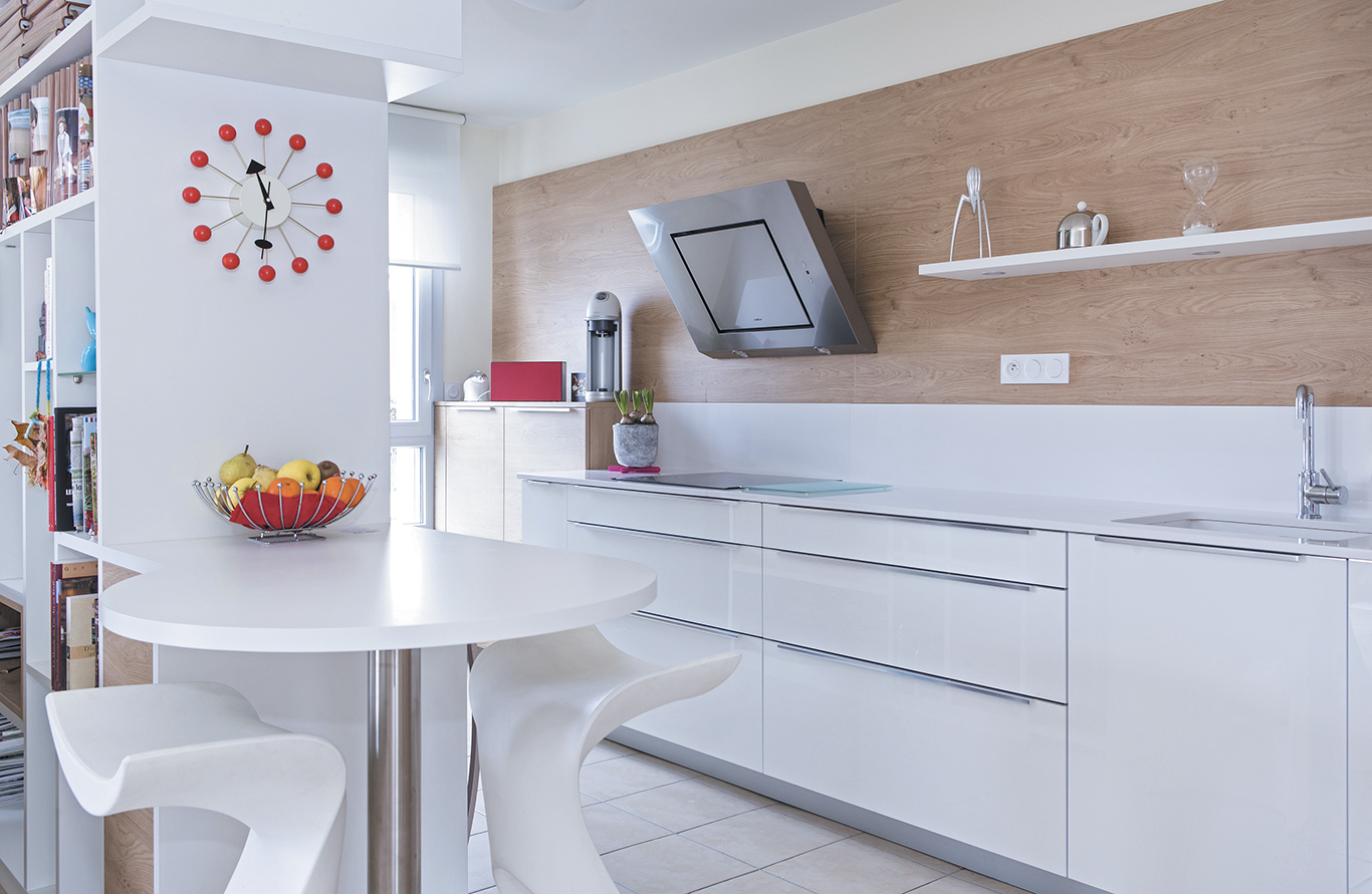 Pyram futura medium vernis blanc melamine chene detail 1 