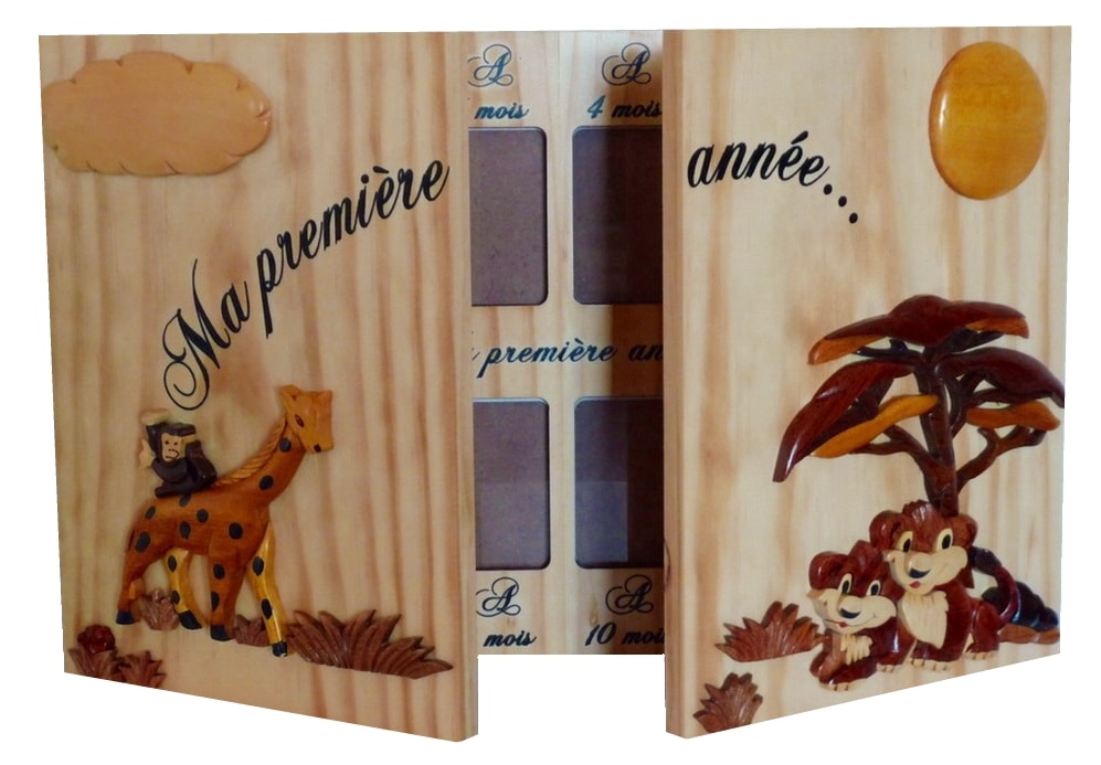 Cadre 12 photos bois mois par mois girafe lionceaux min