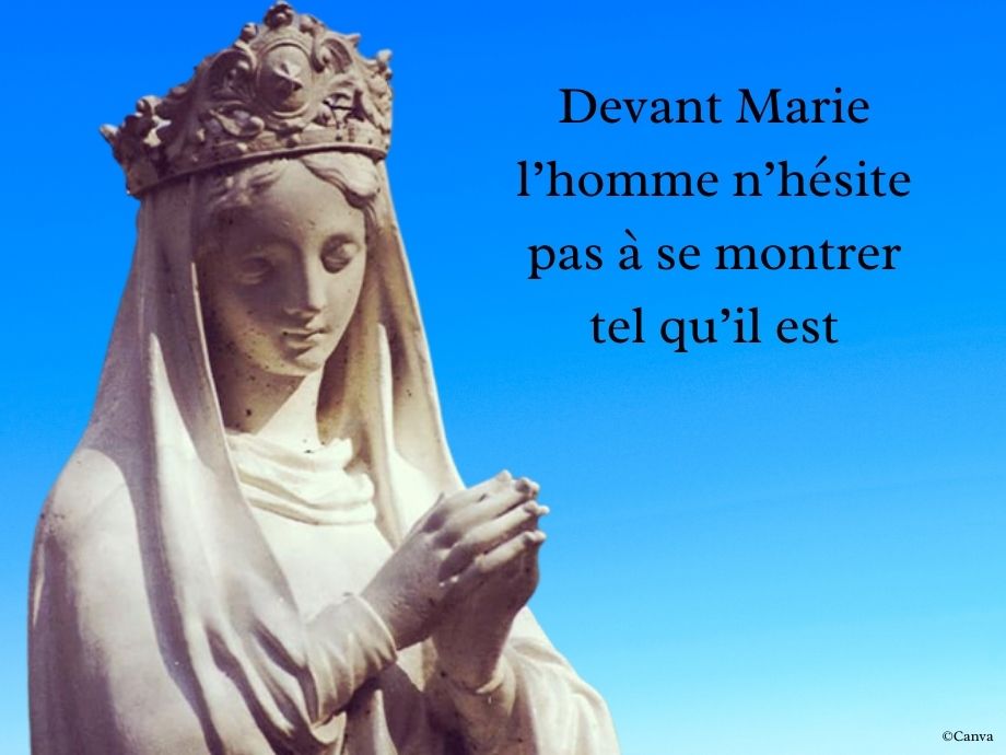Devant Marie l’homme n’hésite pas à se montrer tel qu’il est