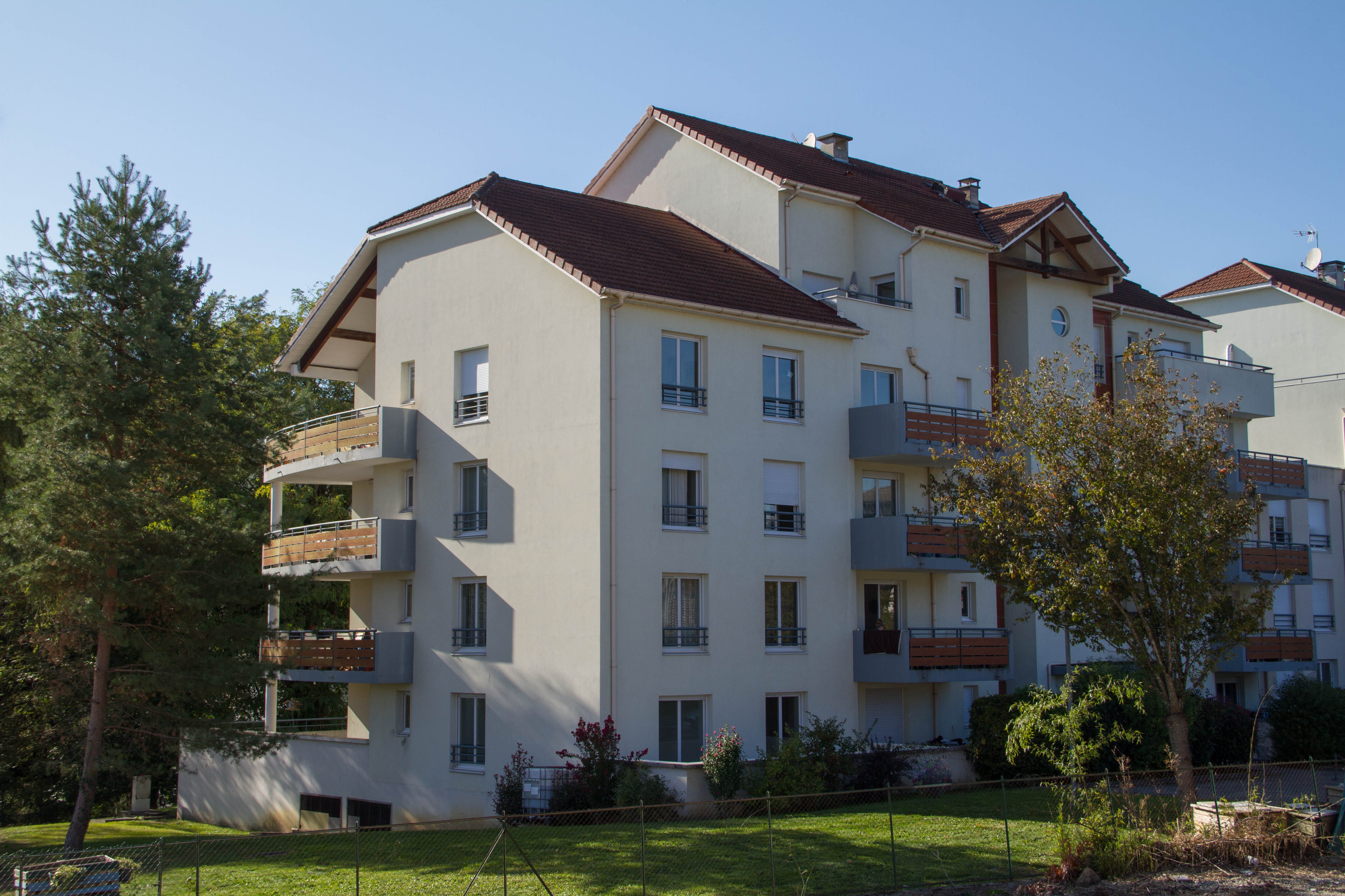 Pj 20231011 les deux lacs angle ba timent d8 001