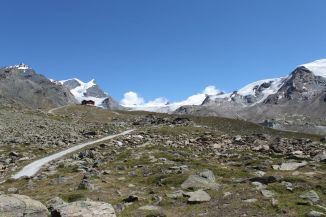 Sentier menant à Fluhalp et au glacier de Findelen / Alpes valaisannes suisses