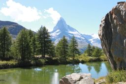 Lac Grindjesee et Cervin dans les Alpes suisses / Photos montagnes suisses