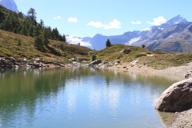 Lac Grünsee dans les Alpes et montagnes suisses / Photos of Switzerland