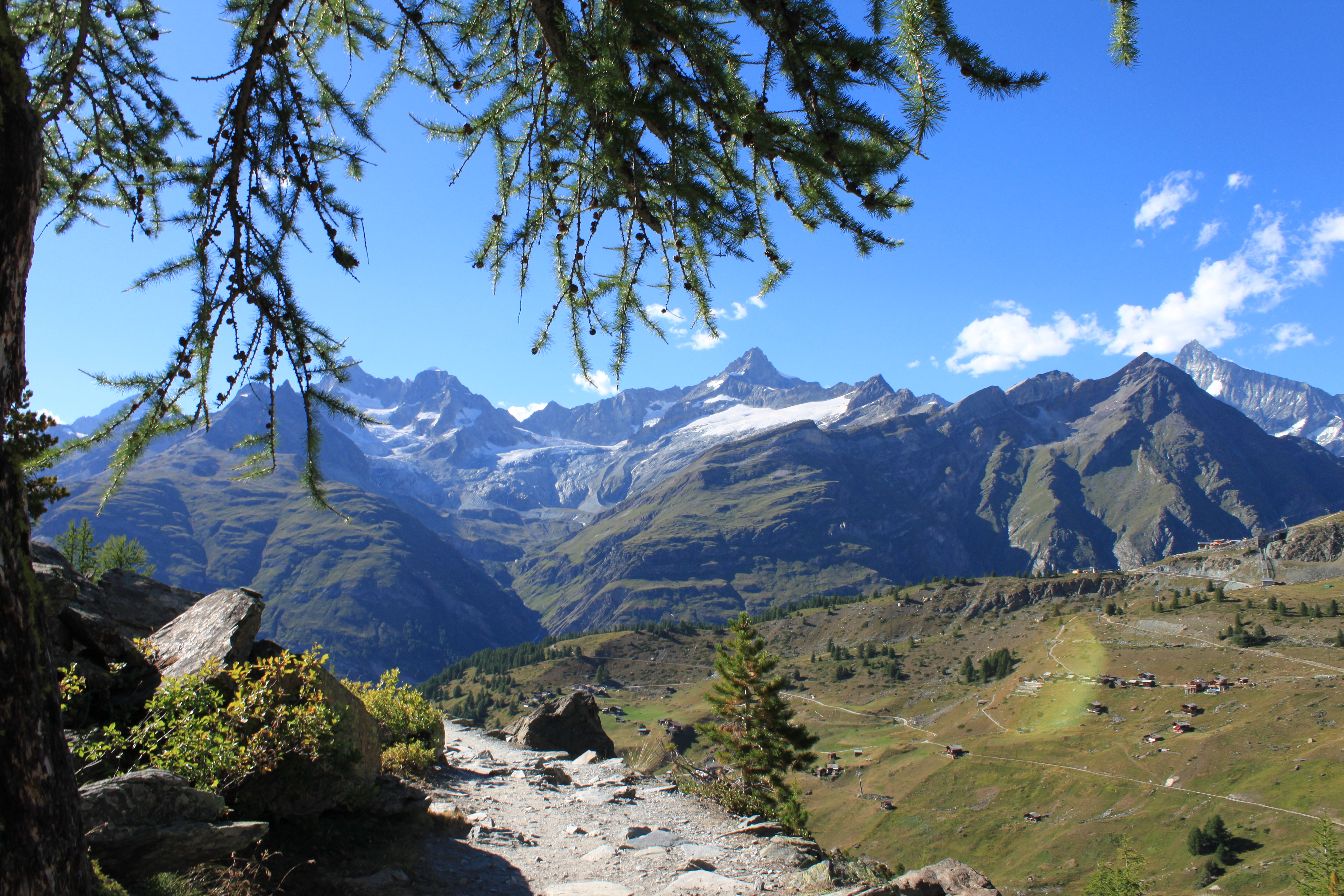 Sentier menant à la petite gare de Riffelalp / Photos paysages de Suisse