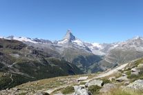 Cervin / Matterhorn depuis le sentier menant au lac Stellisee en Suisse / Photos de Suisse