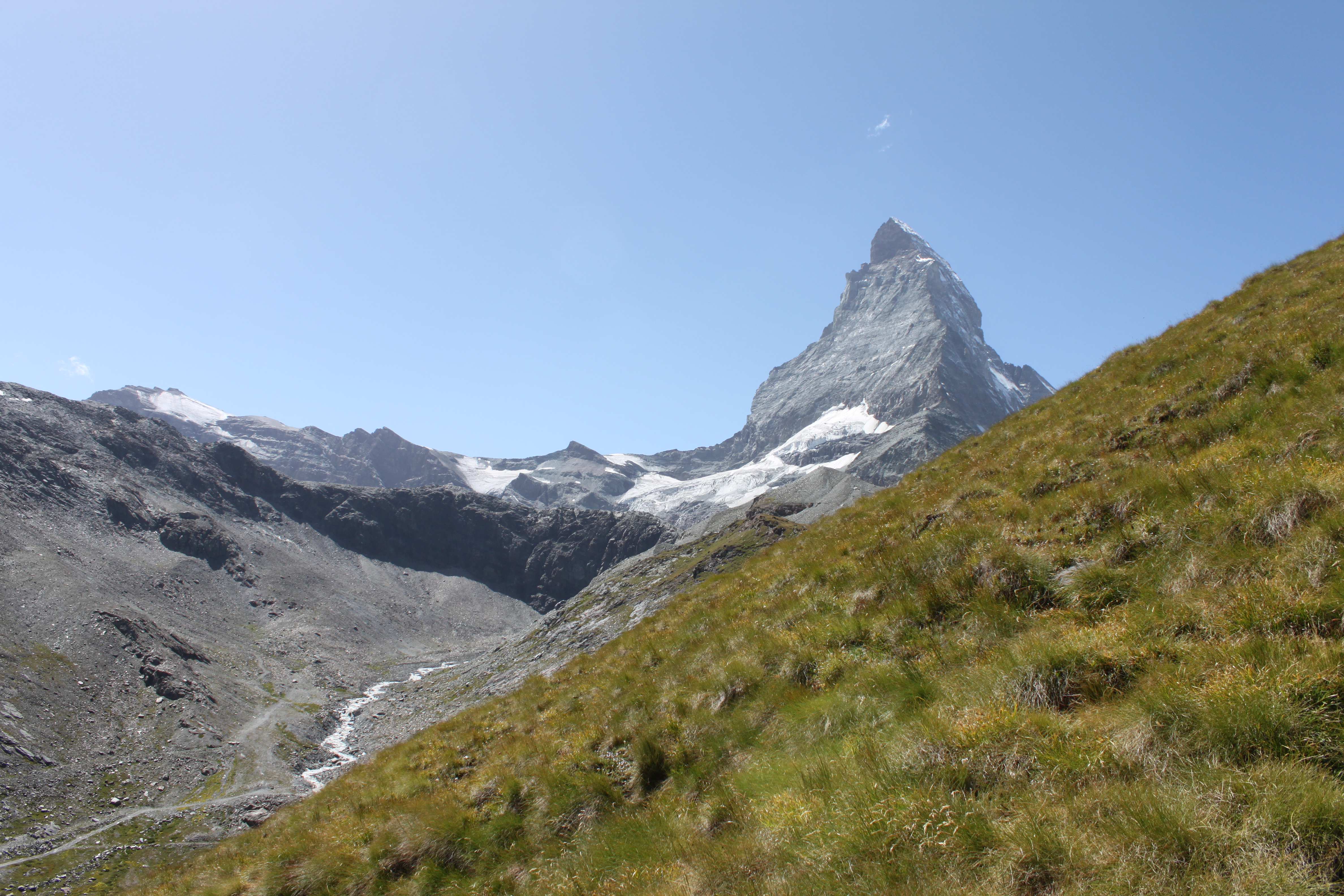 Cervin depuis le sentier menant à Zermatt / Suisse