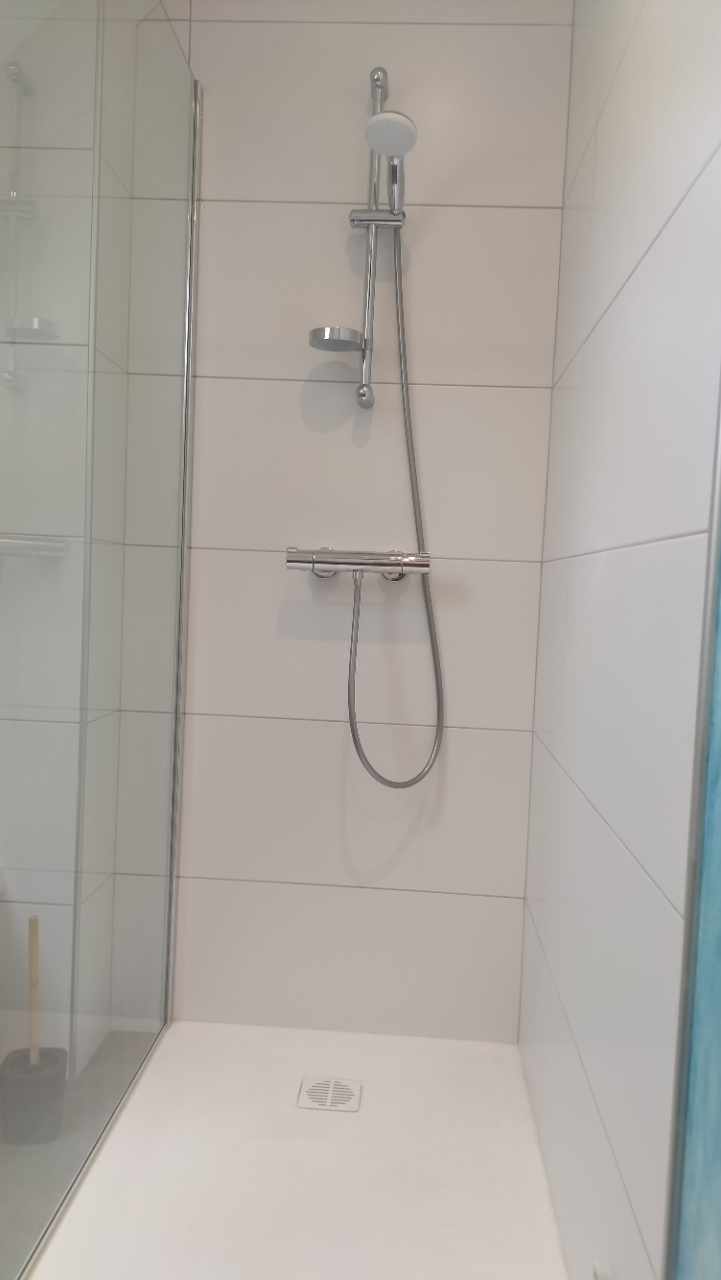 Salle de bain commune 1