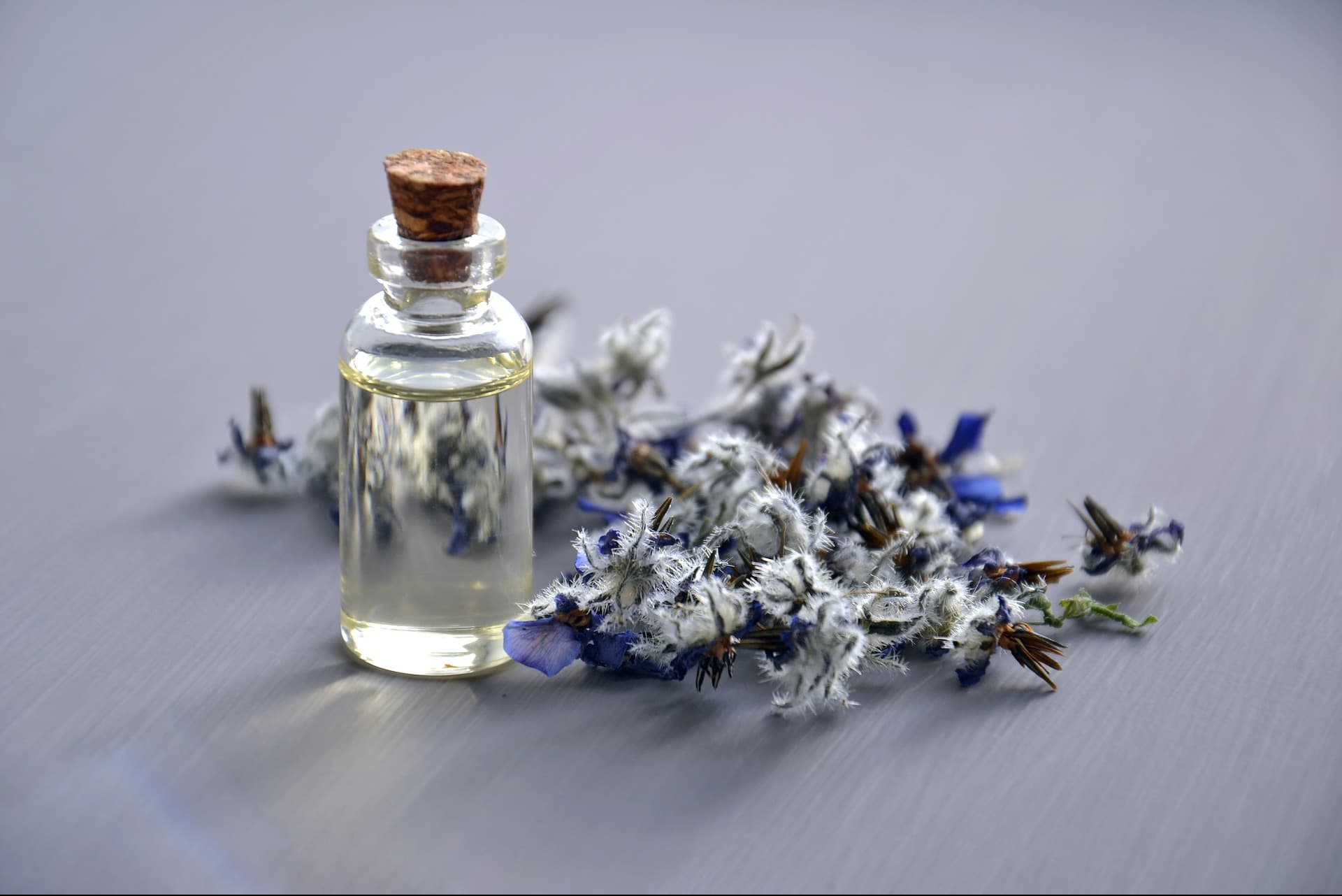 5 huiles essentielles indispensables pendant la grossesse