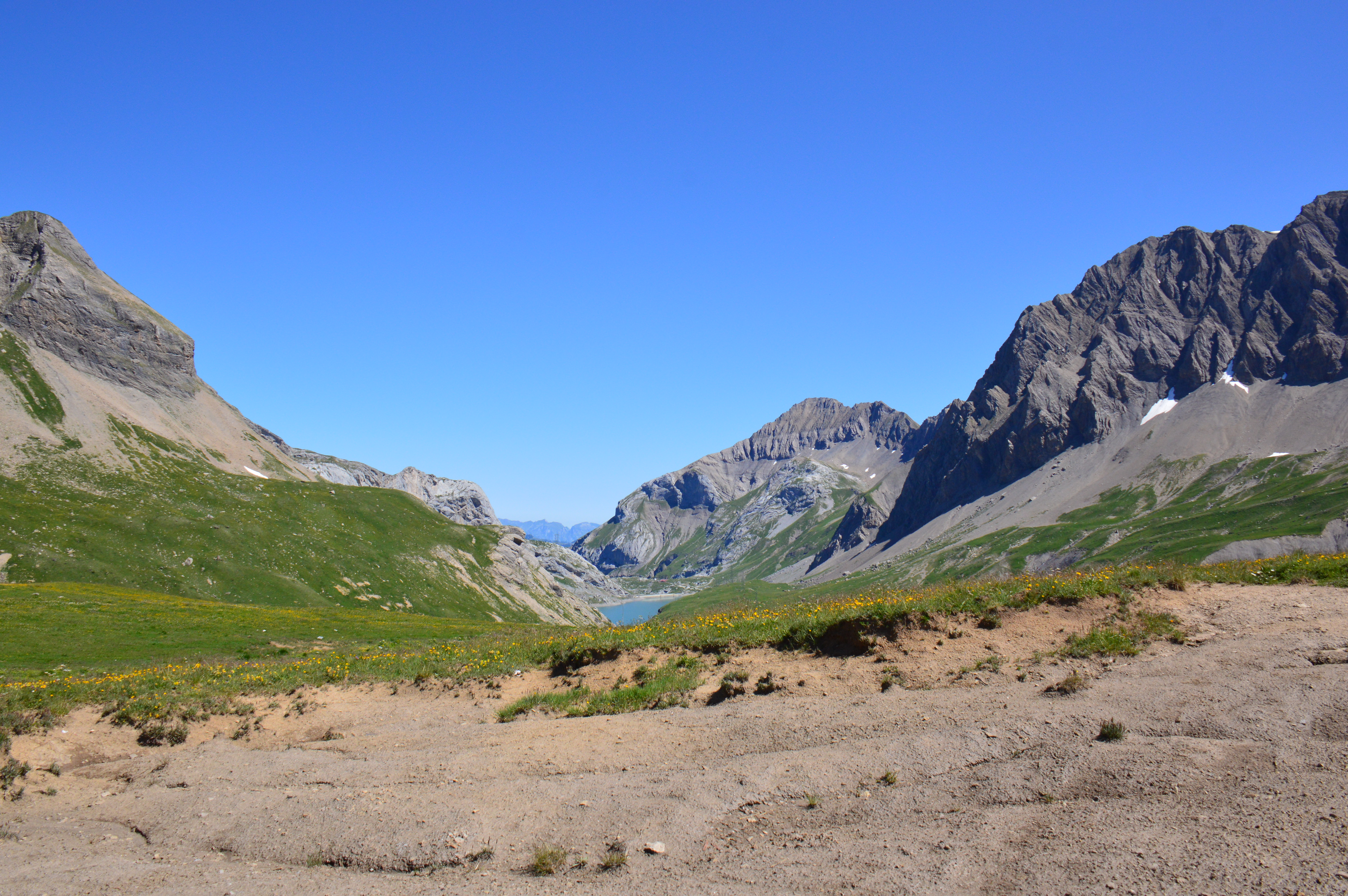 Barrage du Sanetsch depuis le col du Sanetsch / Photos de Suisse