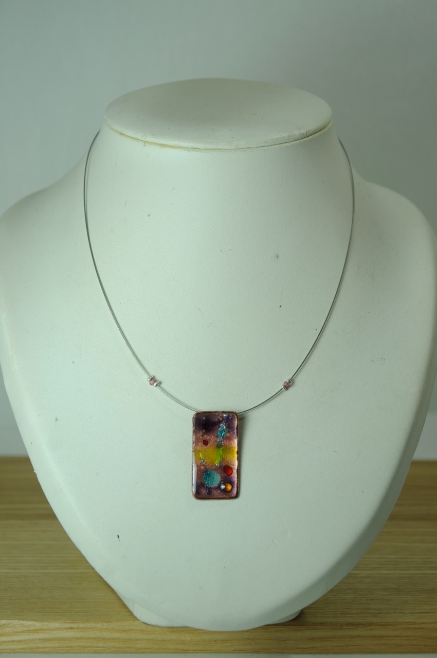 Collier-cable-re-ctangle-mauve