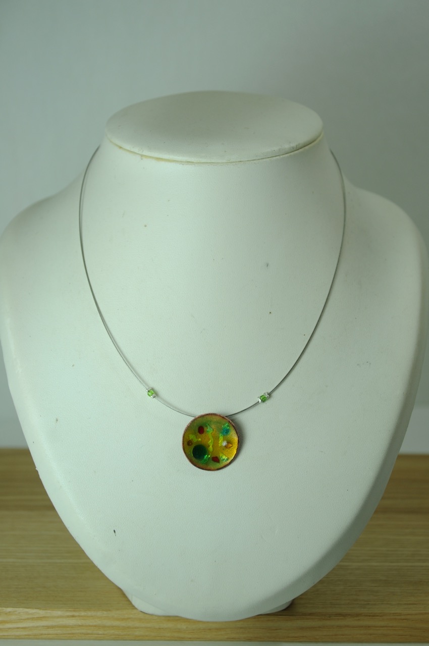 Collier câble l'incrustation des filaments d'argent