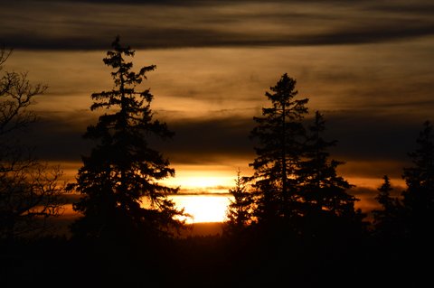 Coucher de soleil dans les montagnes neuchâteloises suisses