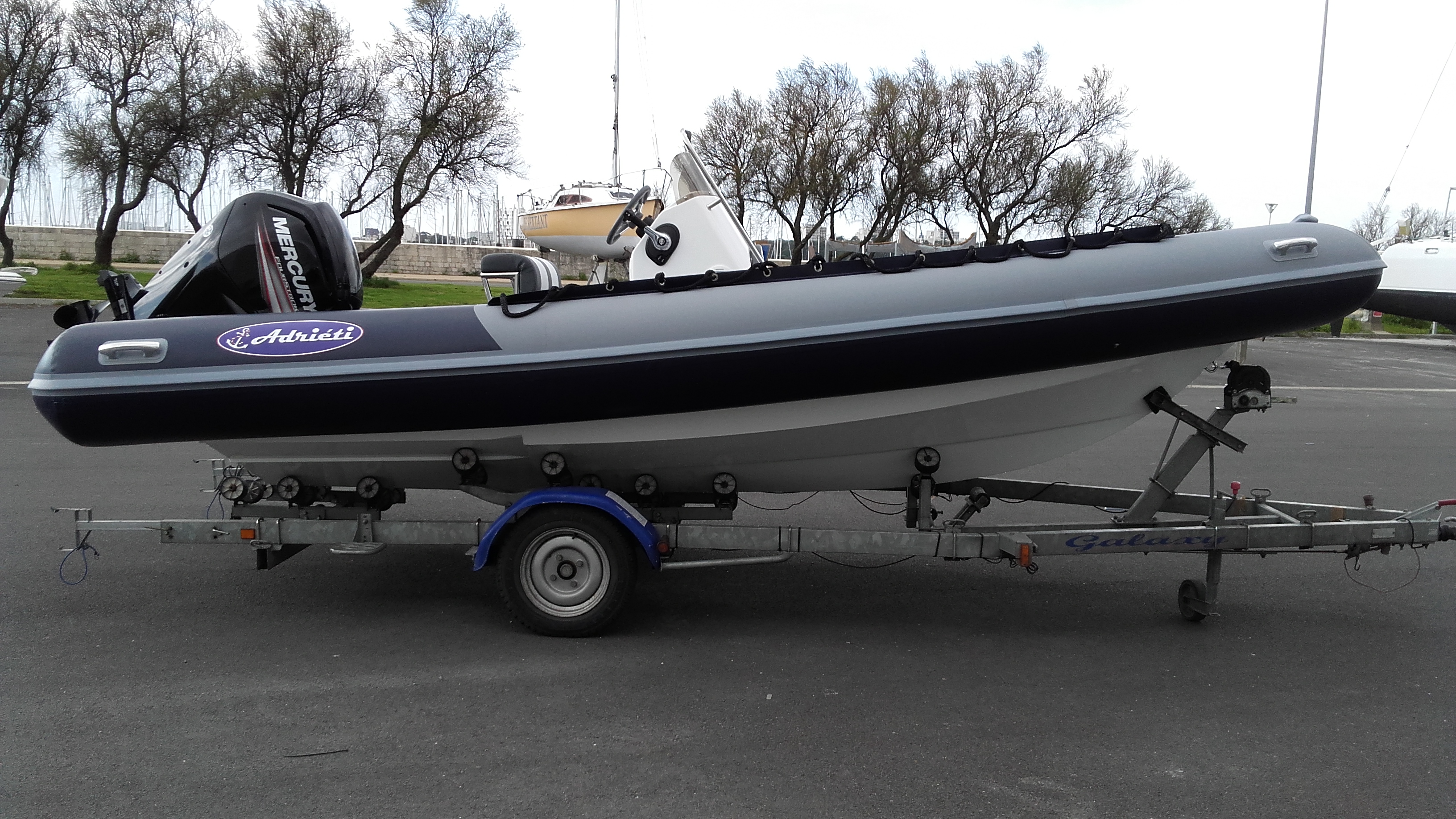 Semi-rigide ADRIETI 600 SR