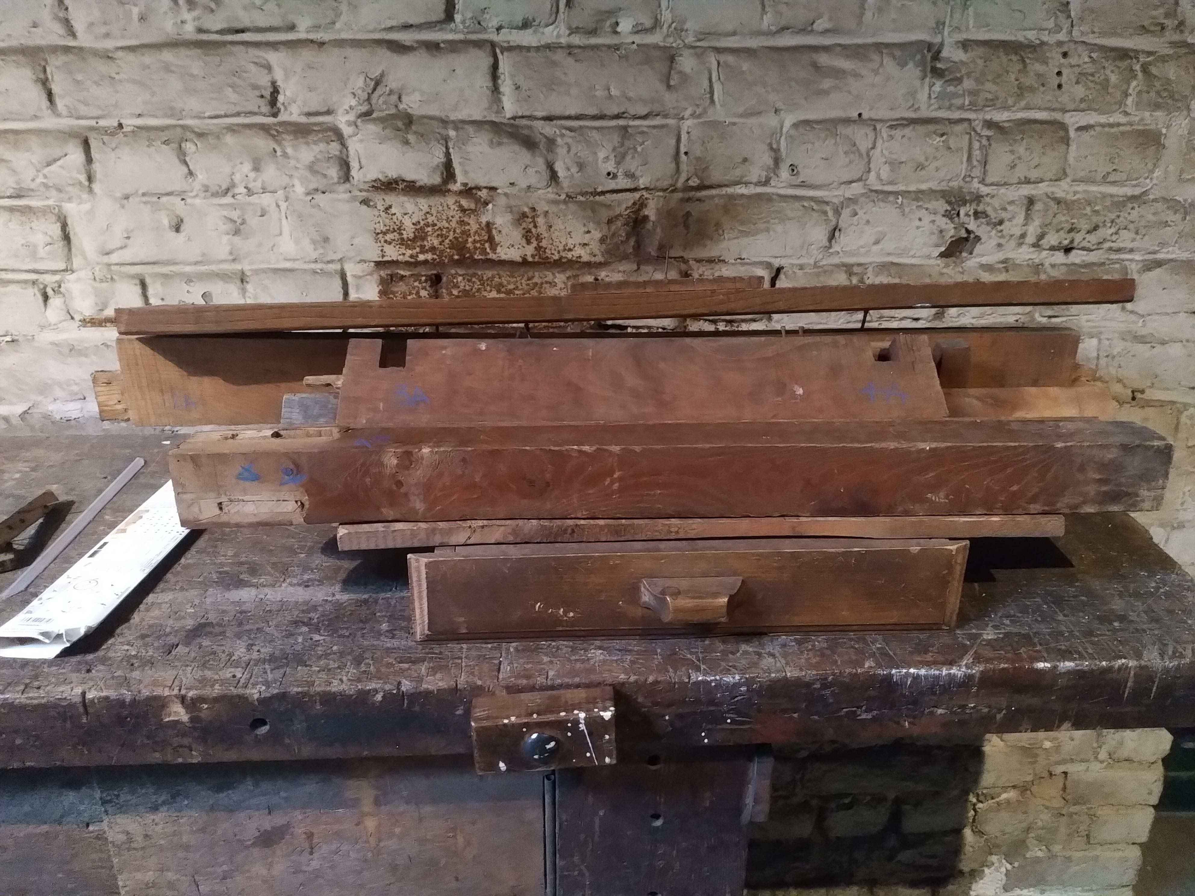 Restauration table 1