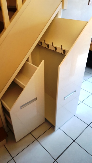 Placard entree escalier