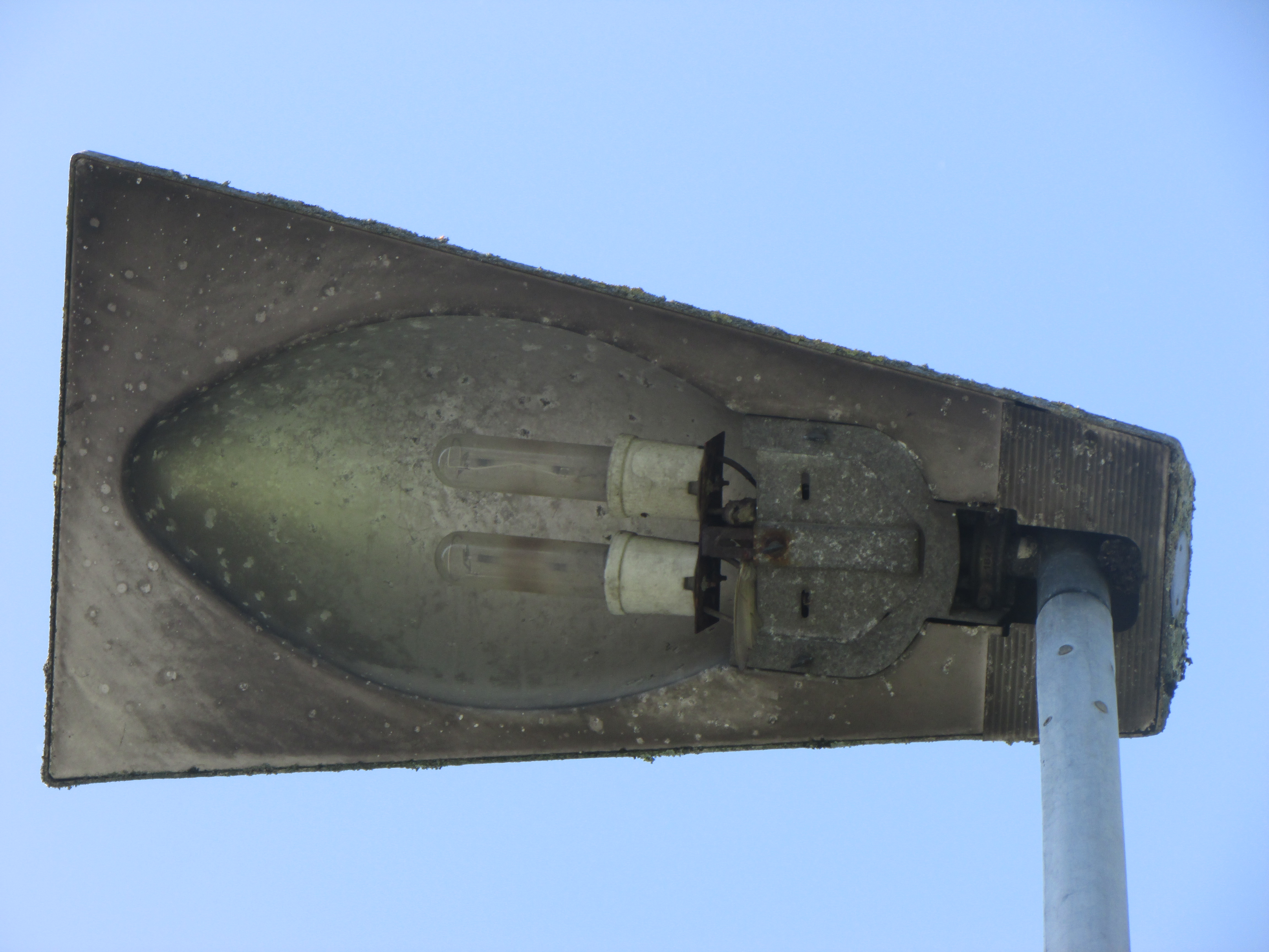 Esthelux 402 16 