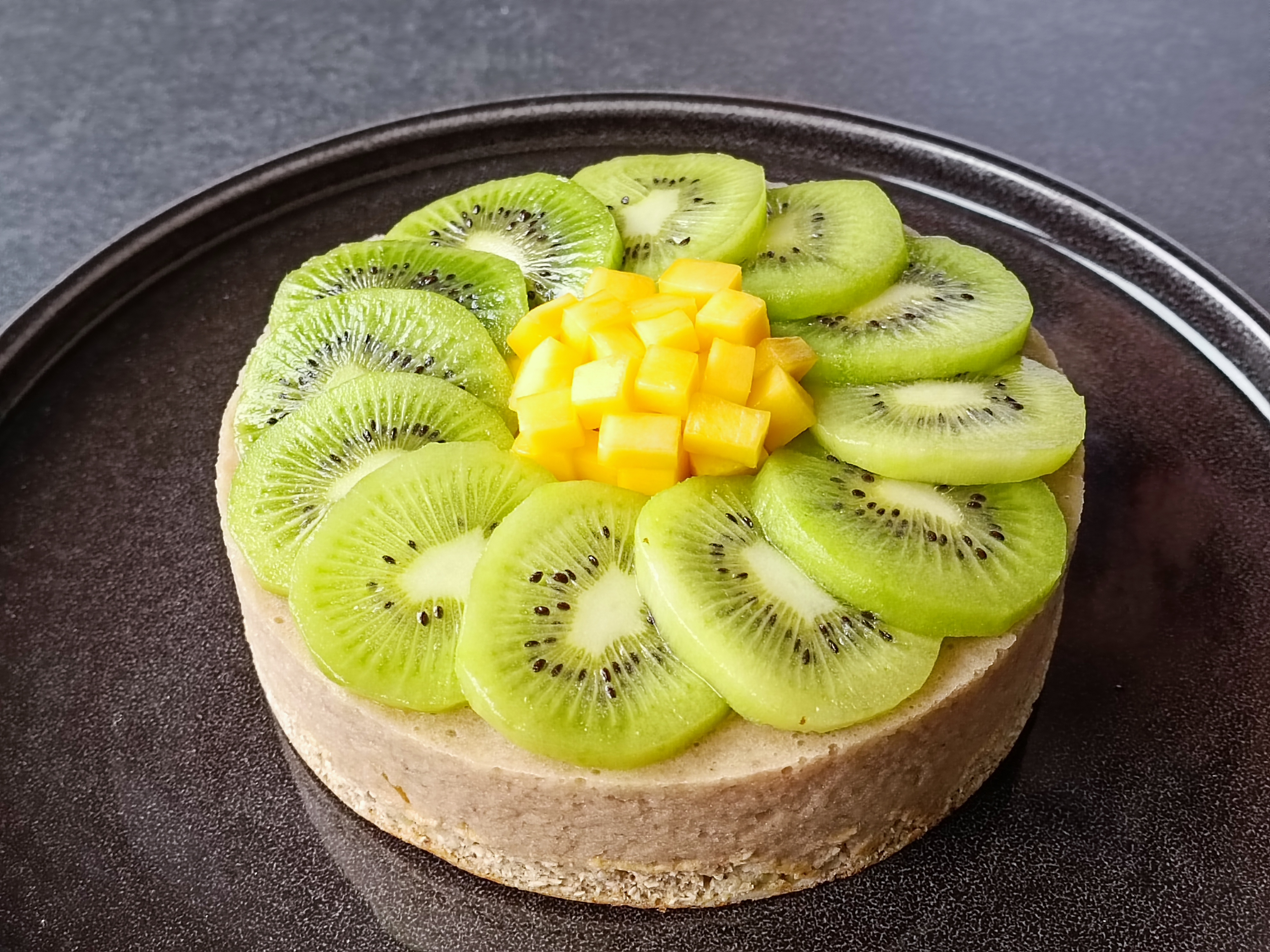 Entremets coco banane mangue kiwi, sans gluten, sans lactose et sans fruits à coque