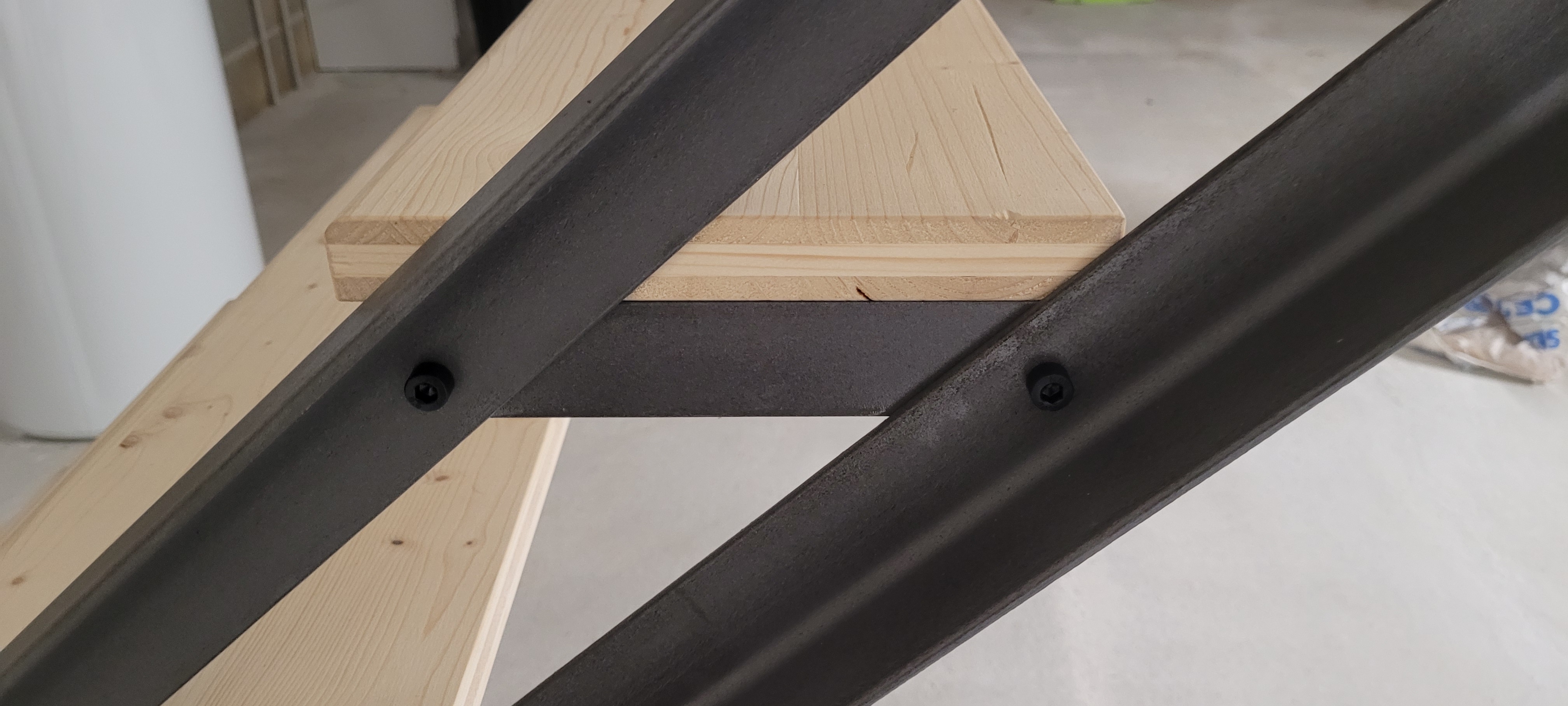 Escalier sur mesure métal et bois contemporain - Design industriel - Escalier de France