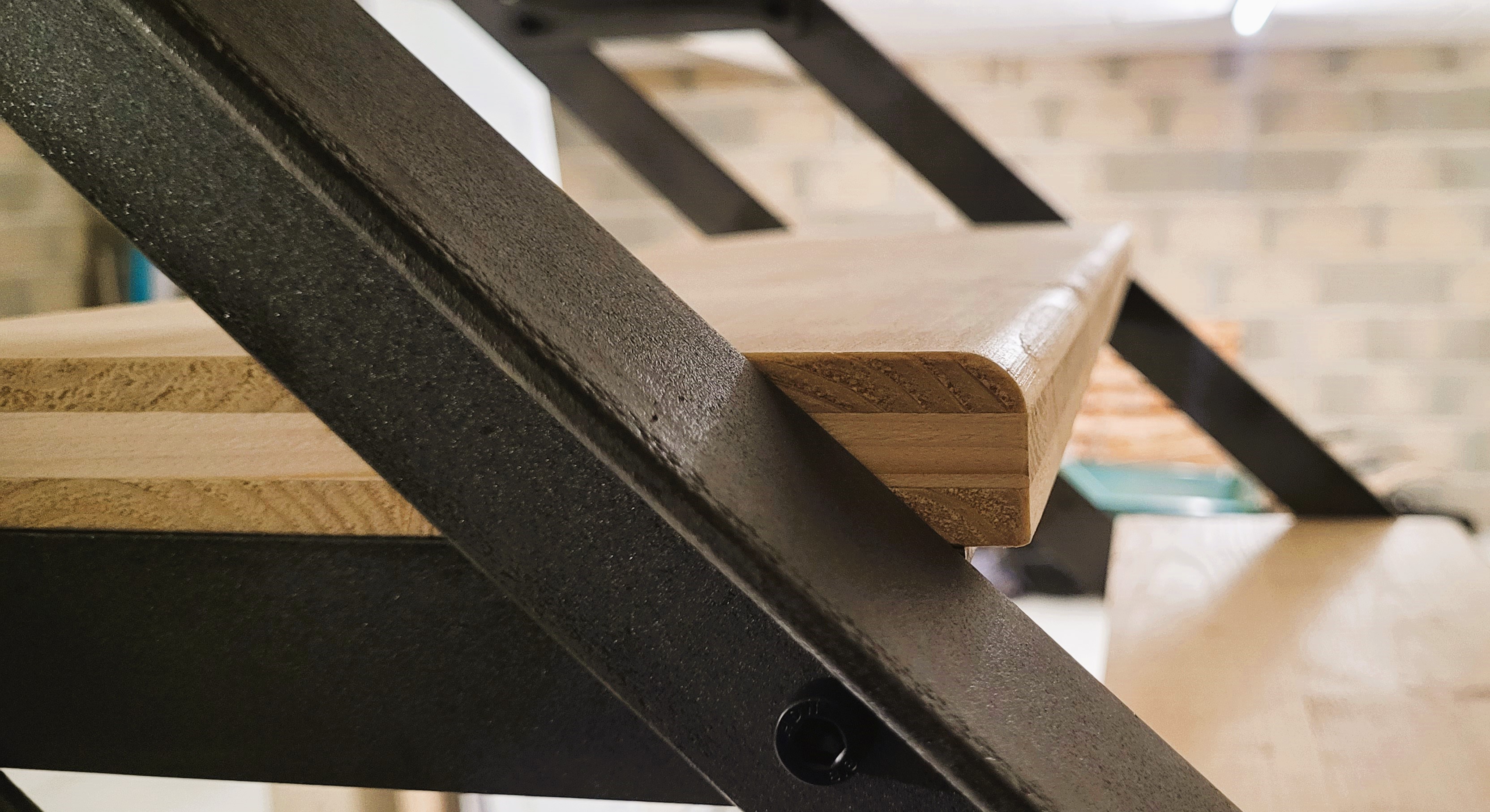 Escalier sur mesure métal et bois contemporain - Design industriel - Escalier de France