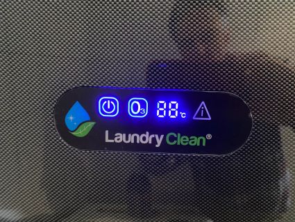 Laundry with led display on so working