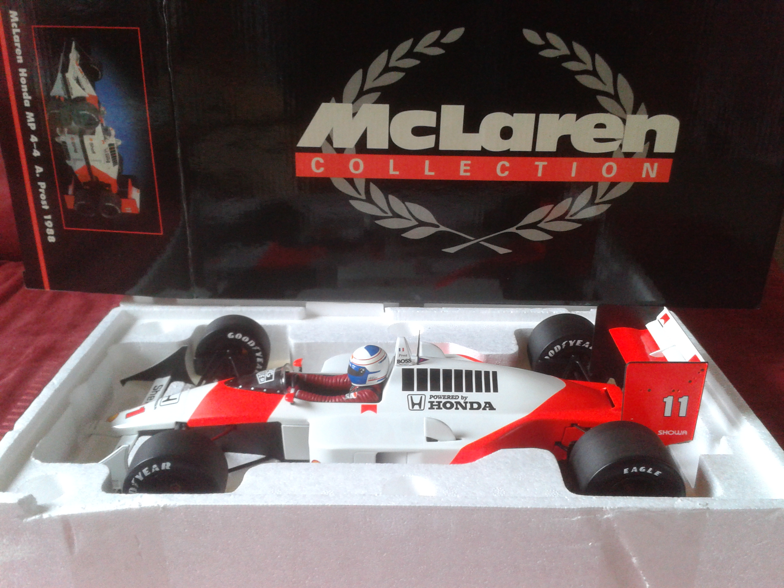 Fabricant : MINICHAMPS
Marque : McLaren Honda
Type : MP4/4
Année : 1988
Echelle : 1/12
Couleur : Blanc/rouge
Matière : MT
Référence fabricant : 53881211
Numéro de course : 11
Pilote : Alain Prost
Remarque : Echelle 1/12e magnifique modèle rare
