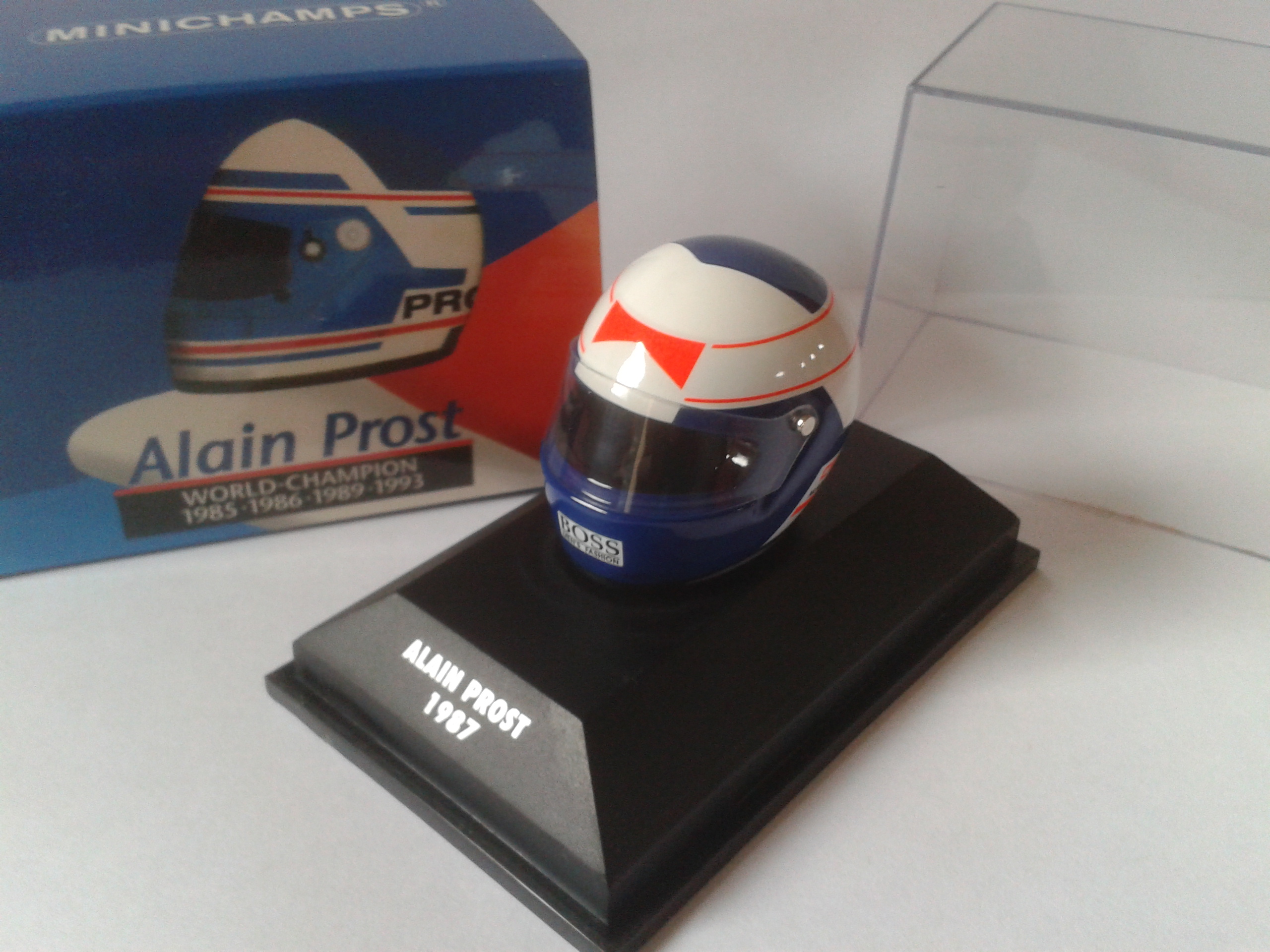 Fabricant : MINICHAMPS
Marque : McLaren
Type : Casque
Année : 1987
Echelle : 1/8
Couleur : Blanc/Bleu
Matière : NC
Référence fabricant : 517380701
Pilote :Alain Prost
Prix : 12 euros