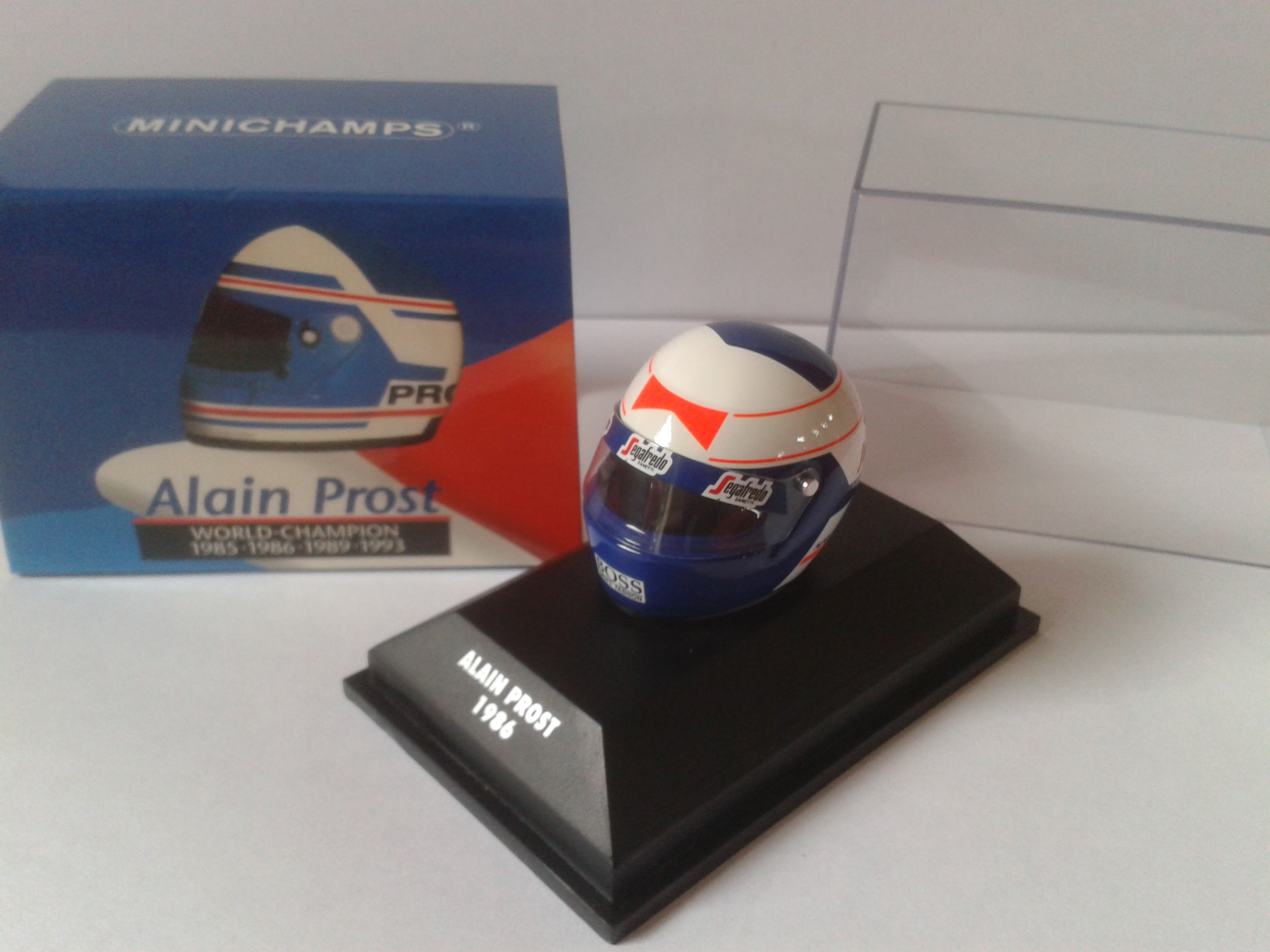 Fabricant : MINICHAMPS
Marque : McLaren
Type : Casque
Année : 1986
Echelle : 1/8
Couleur : Blanc/Jaune
Matière : NC
Référence fabricant : 517380601
Pilote :Alain Prost
Prix : 12 euros