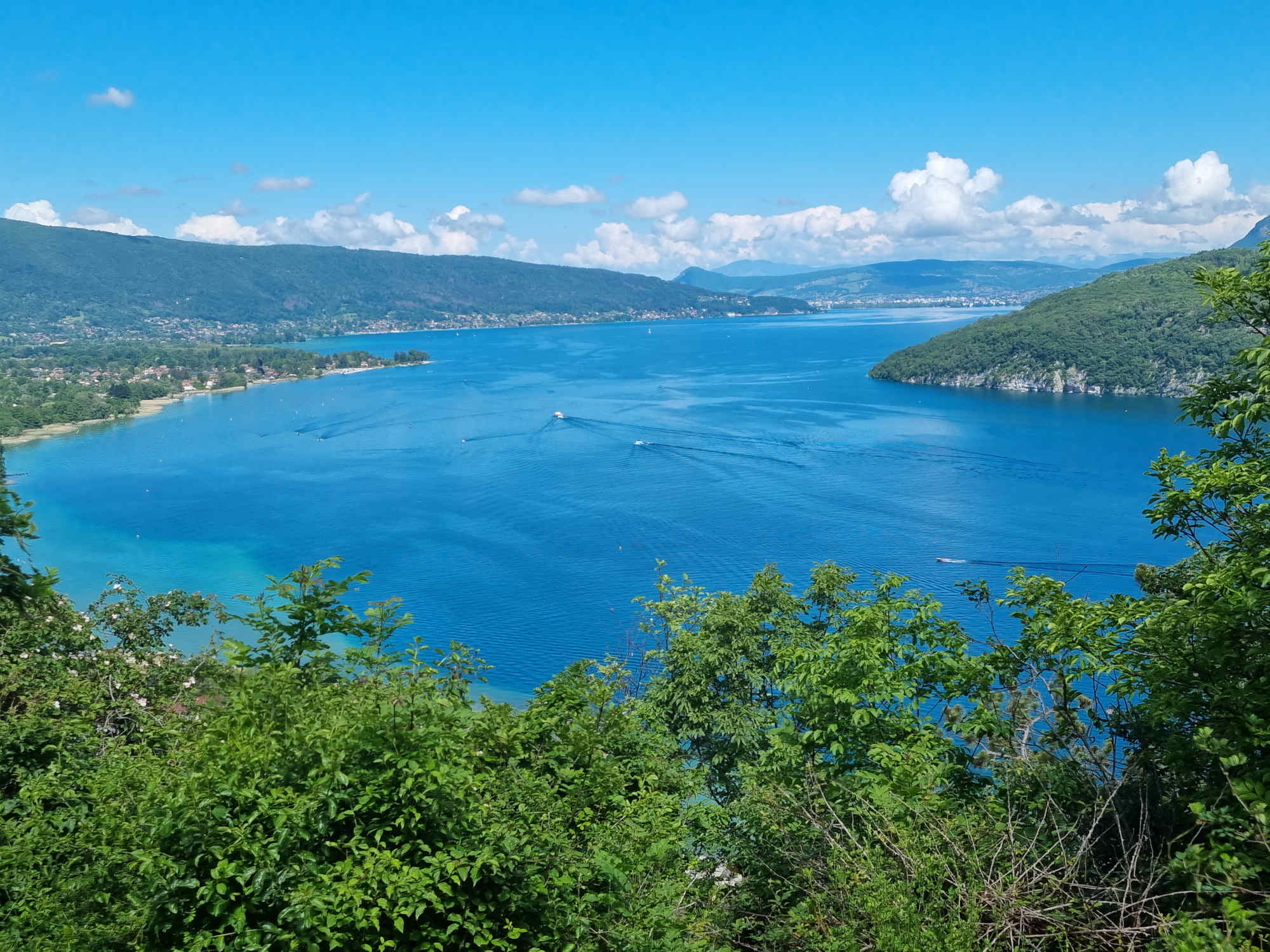 Le-grand-lac-annecy