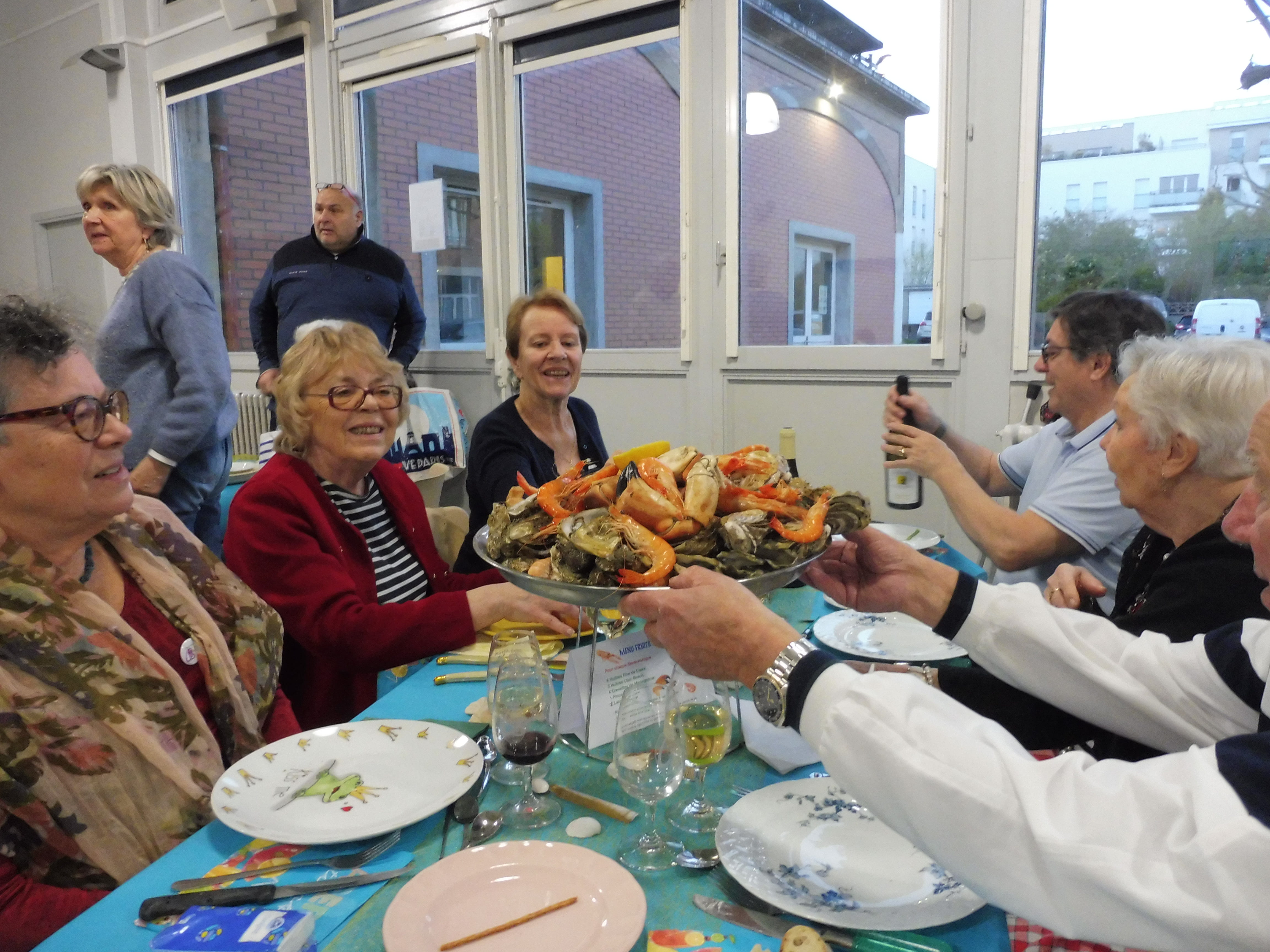 La soirée Fruits de Mer précédée d'une dégustation vente de vins.