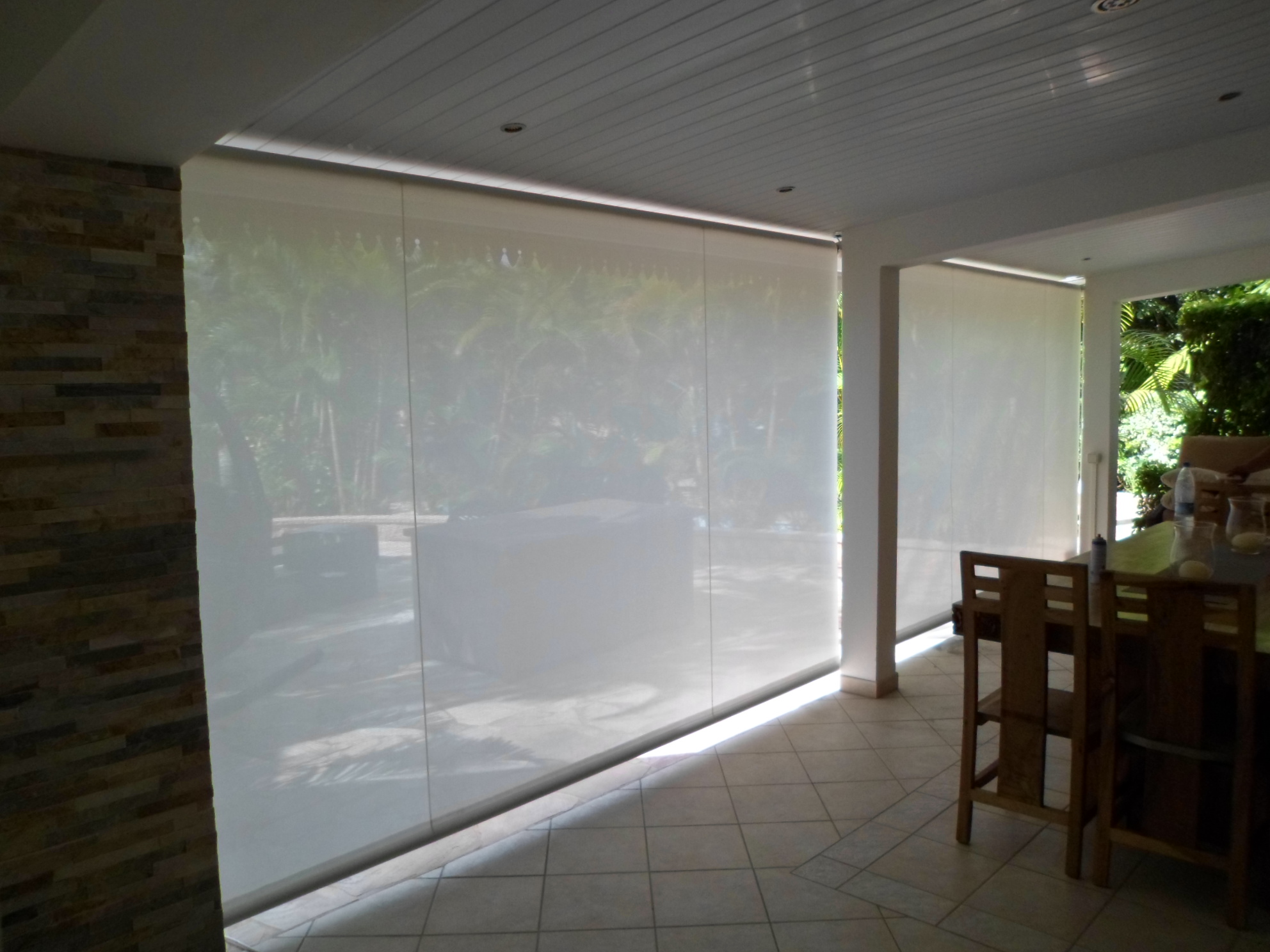 Store exterieur vertical a guidage lateral 31 