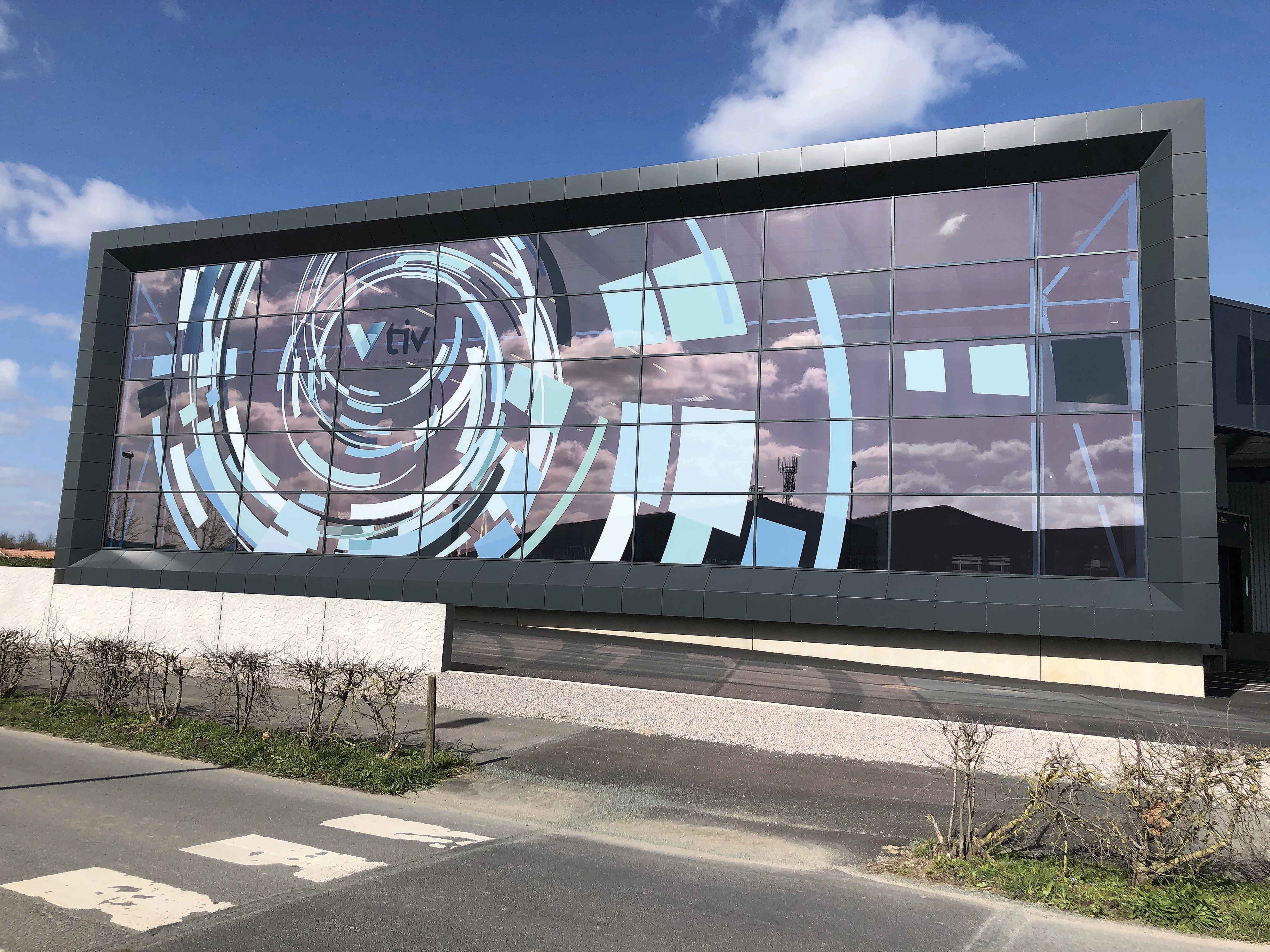 Facade terminee retouche vitres light
