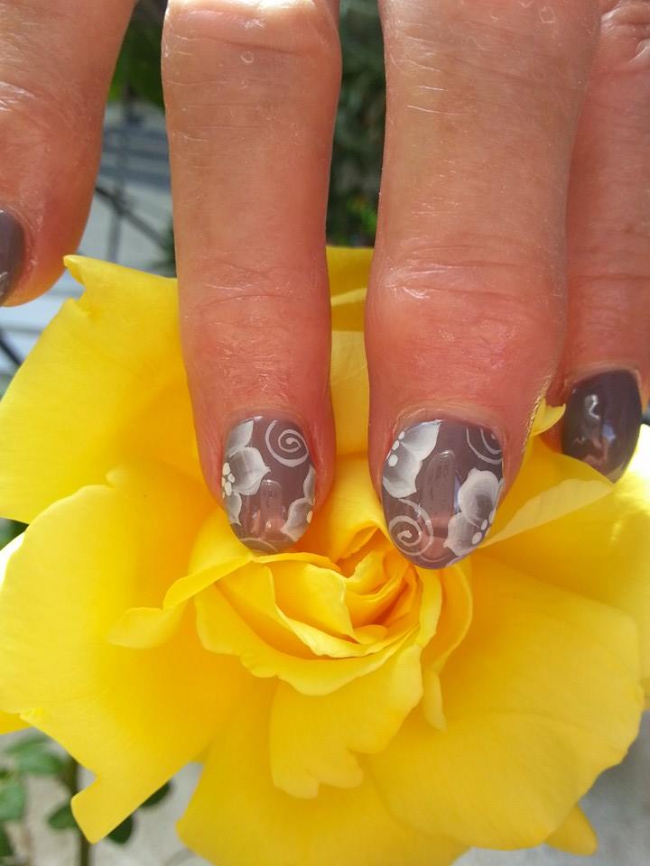 Gel taupe et one stroke blanc