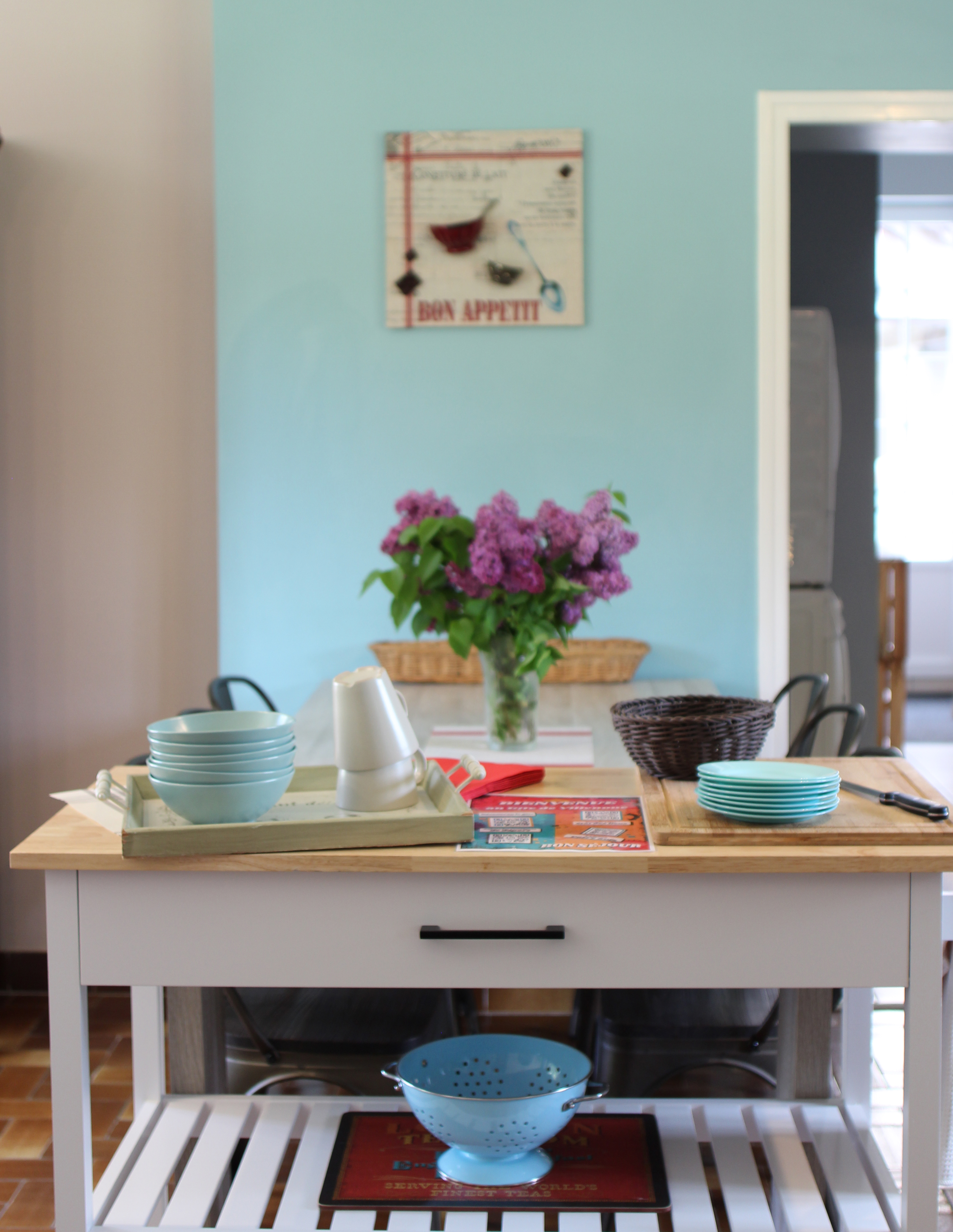 Gîte de groupe 15 personnes au Domaine de Villenoue (Berry). 6 chambres, espaces partagés, activités exclusives. Location week-end ou semaine près d'Issoudun.