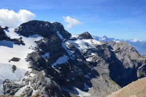 Vue sur les montagnes alentour du site Glacier 3000