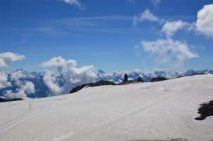 Glacier de Tsanfleuron et Quille du Diable au loin / Glacier 3000
