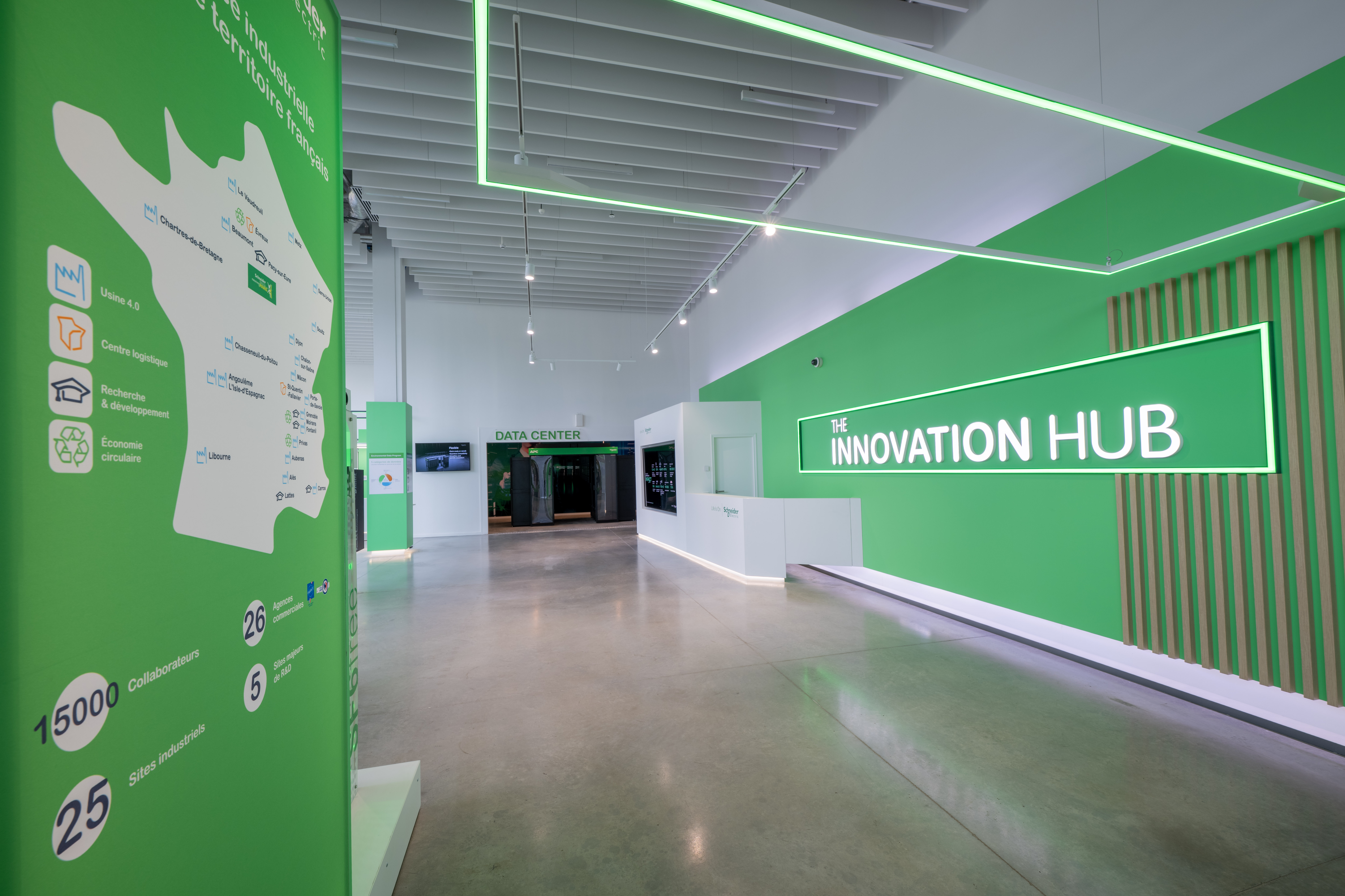 032 schneider electric showroom grenoble 040625 chm 7171 hdr