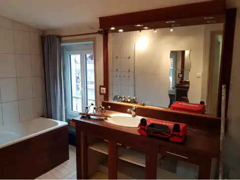 Photo avant depose et remplacement de meuble vasque a reze