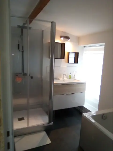 Installation douche et meuble vasque reze