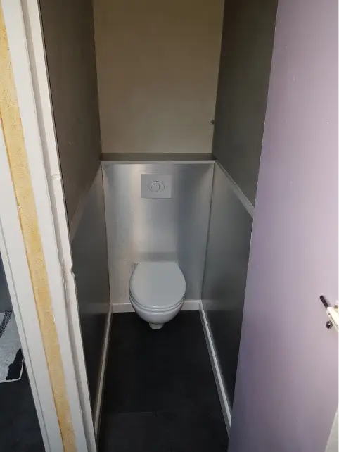 Installation wc suspendu reze