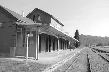 La gare d'Hastière aujourd'hui désaffectée.
Juillet 2010