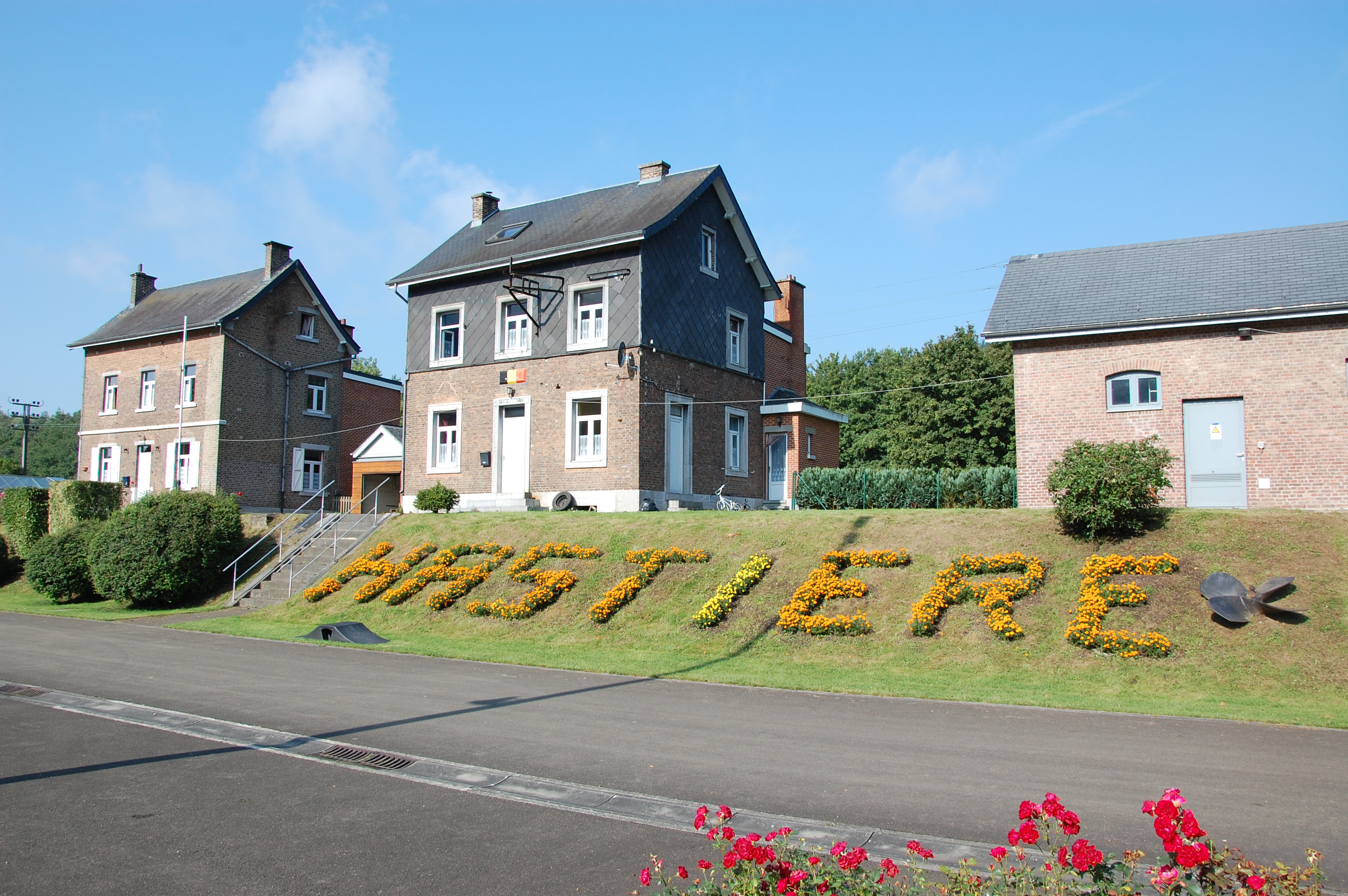 La maison de l'éclusier à Hastière.
Août 2011