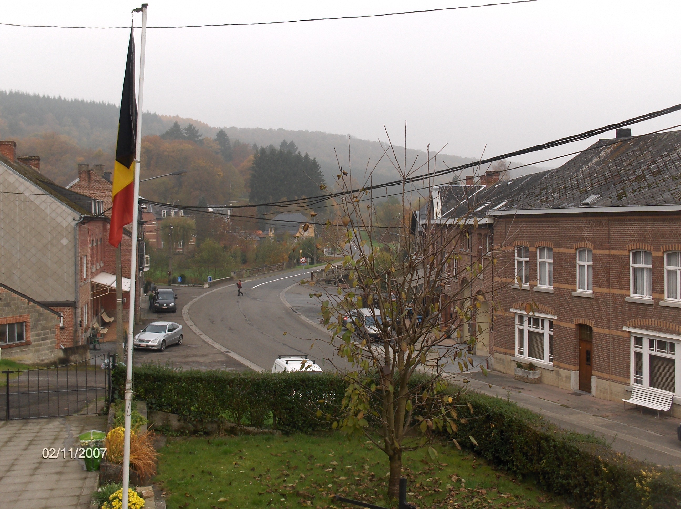 L'entrée du village depuis le Tiesta. 
Le jardin a été relevé dans les années soixantes.